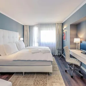 https://mercure-raphael-wien.vienna-besthotels.com
