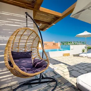 https://white-swan.rethymnohotels.net